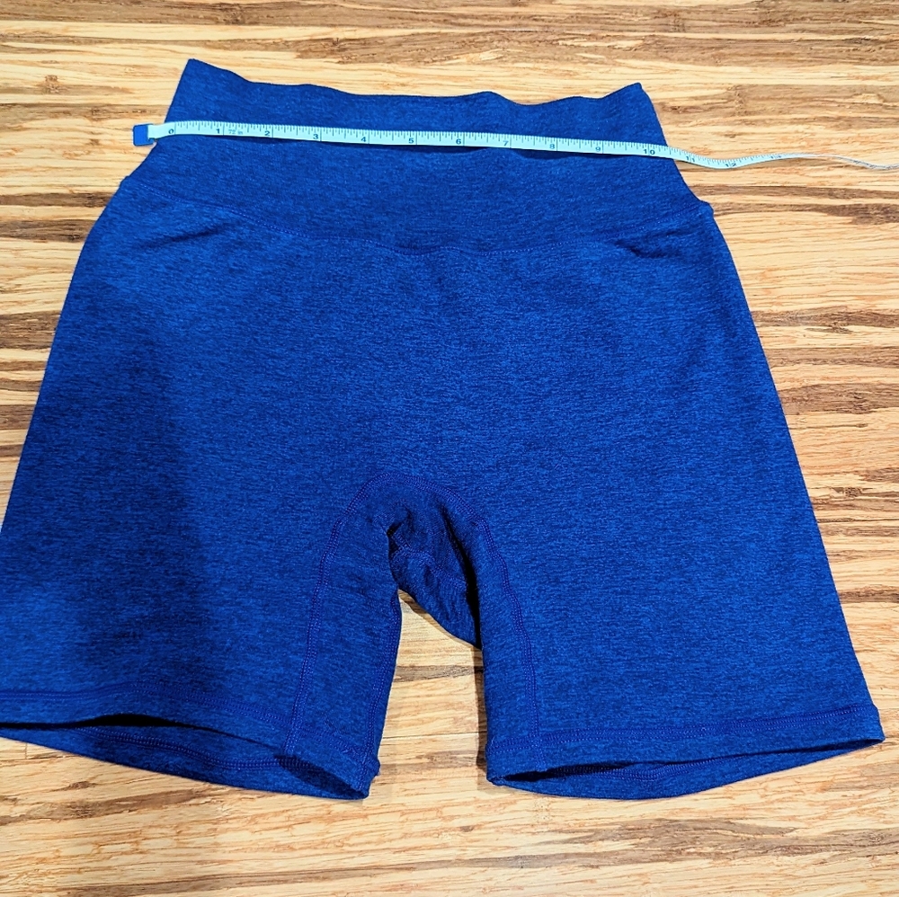 P'tula bare. Size Small, 6" length. Persian Blue color. Gently used.